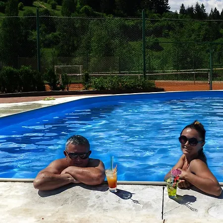 Карпатський Затишок Holiday park *